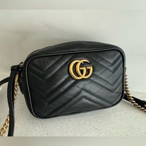 GUCCI GG MARMONT MINI SHOULDER BAG BLACK